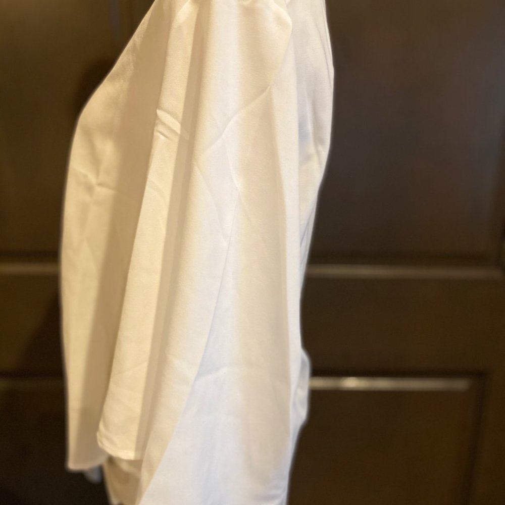 Button Front Knotted Hem Blouse - Picture 3 of 4